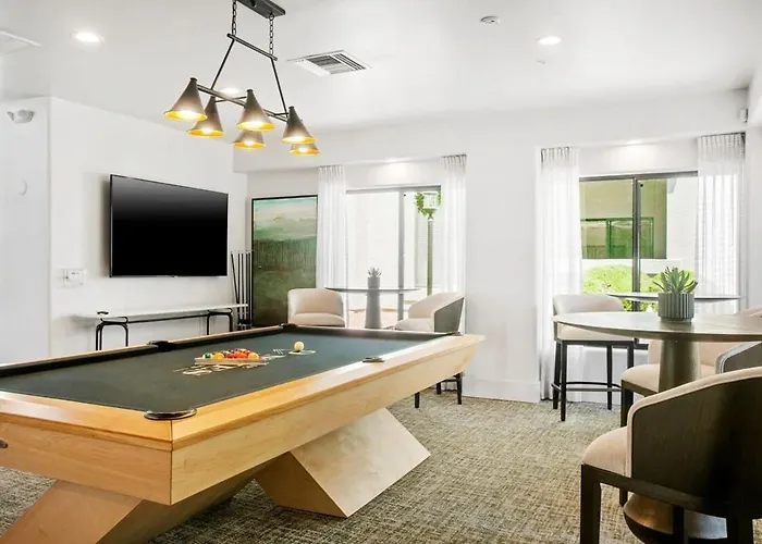 Apartment 2br Cozysuites At Kierland Commons With Pool #11 *
