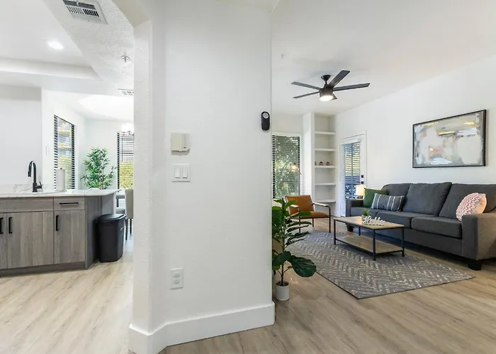 2br Cozysuites At Kierland Commons With Pool #11 *