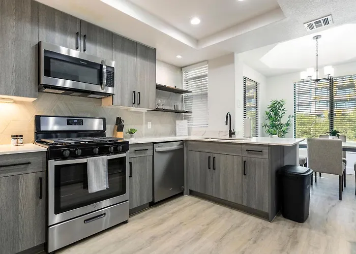 Apartment 2br Cozysuites At Kierland Commons With Pool #11 *