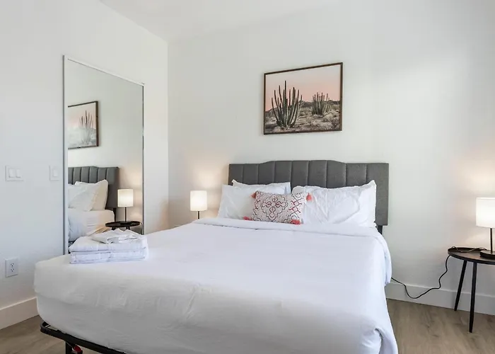 2br Cozysuites At Kierland Commons With Pool #11 Apartment *