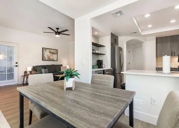 2br Cozysuites At Kierland Commons With Pool #11 Apartment Scottsdale