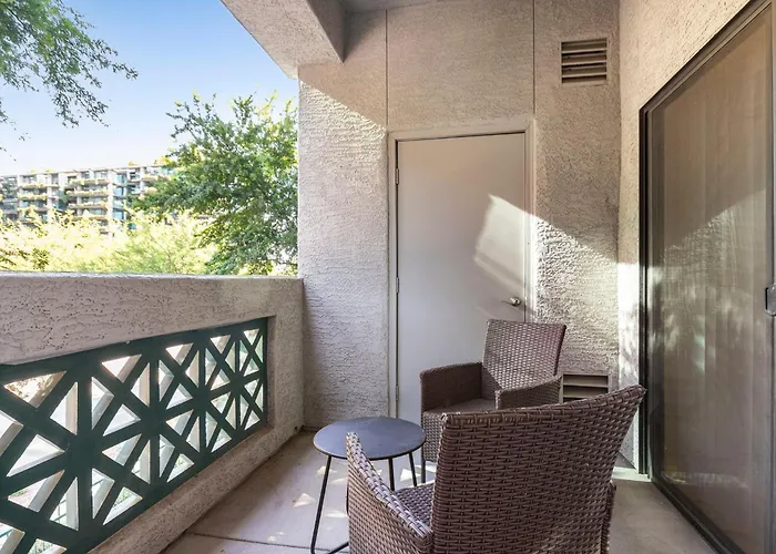 2br Cozysuites At Kierland Commons With Pool #11 Scottsdale